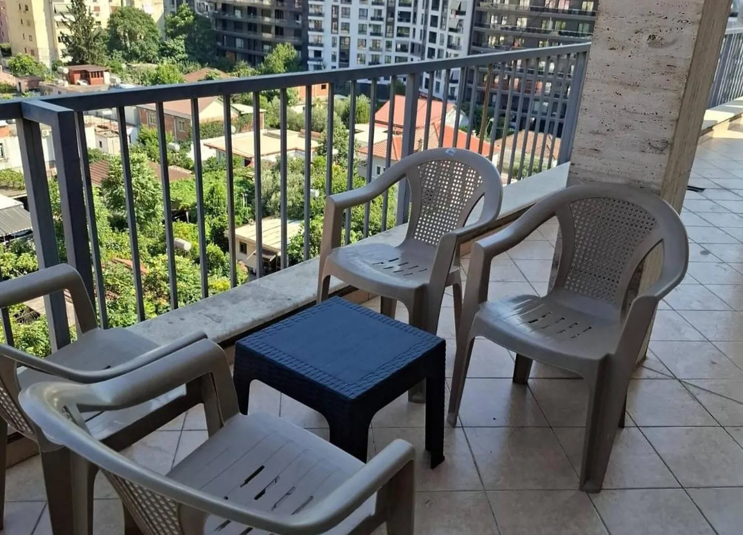 Apartment With Balcony And City View Tirana
