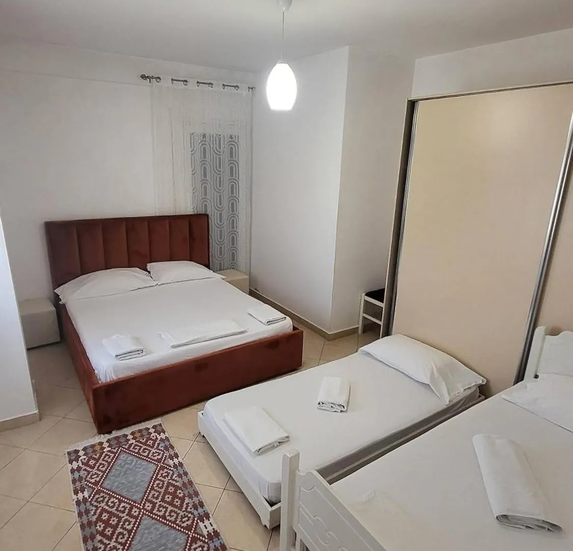 Apartment With Balcony And City View Tirana Albánie