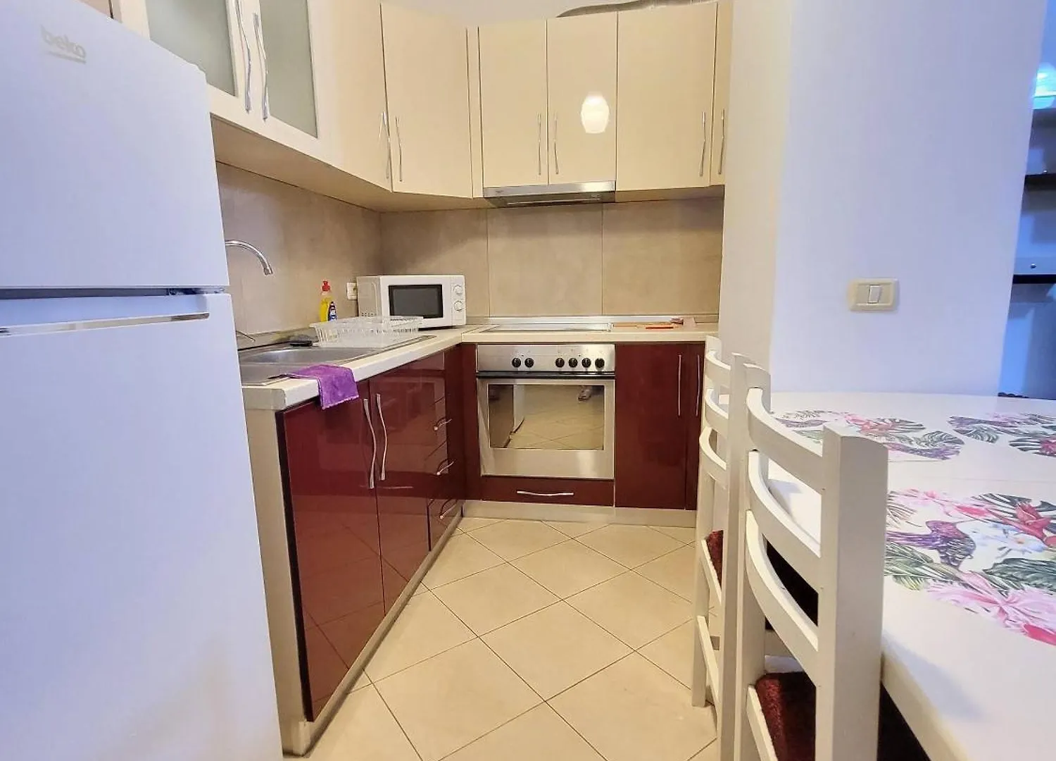 Apartment With Balcony And City View Tirana